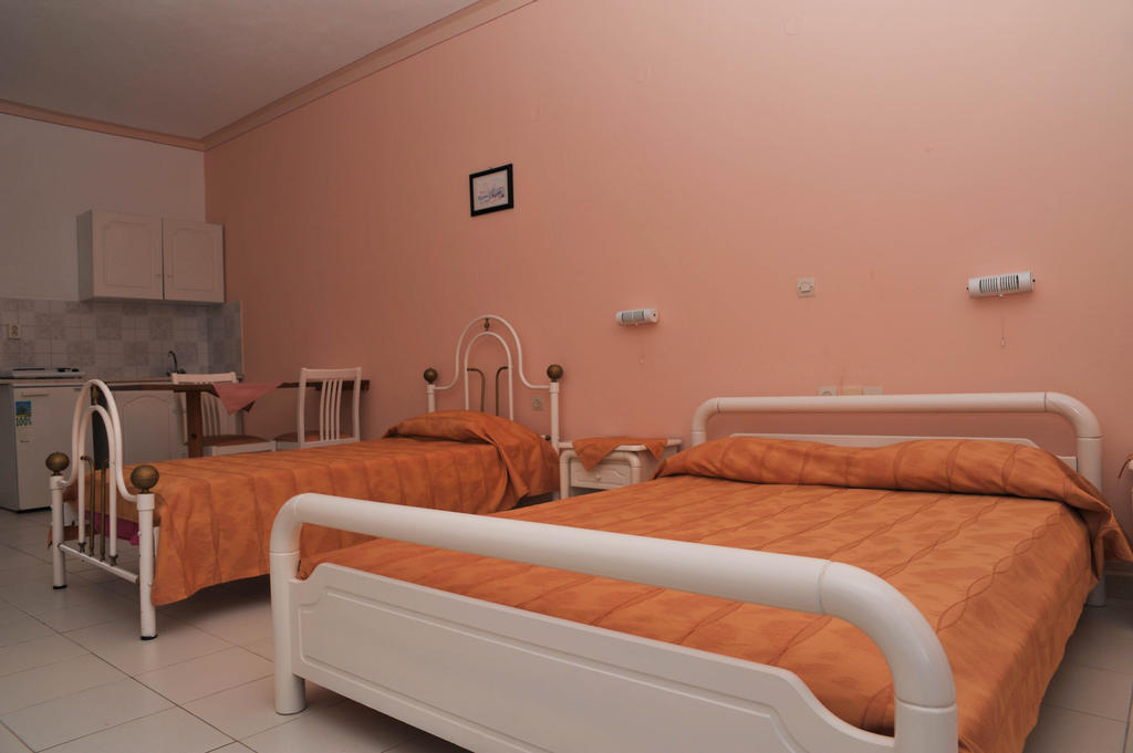 Efstathia Hotel Xirokambos  Экстерьер фото